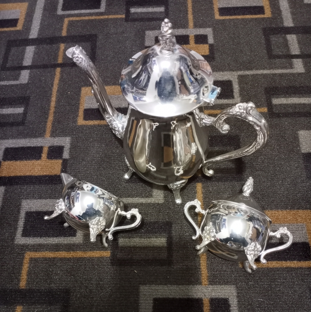 3 Piece Silverplate Tea Service - Picture 5 of 6